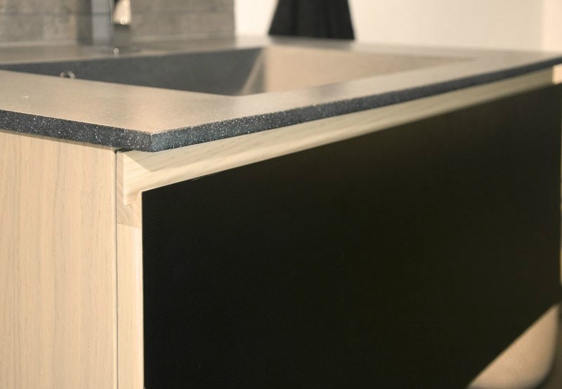 Grebsfri Sort Fenix Laminat Hvid Eg Lak 206