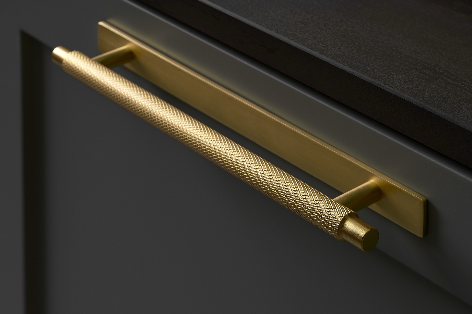 Manor Back 549020192 34 04